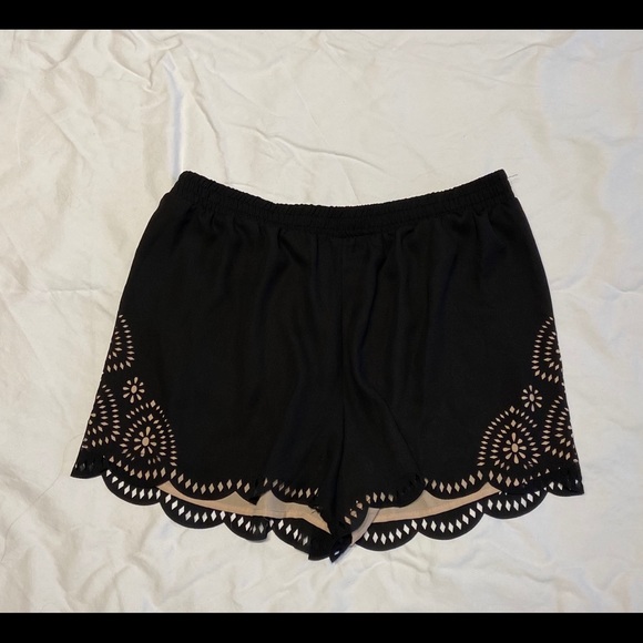 Pants - Shorts With Lace Designs P35